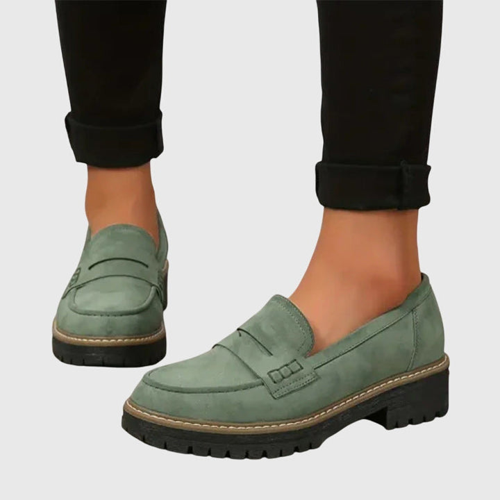 Destiny™ | Ponadczasowe zamszowe loafersy